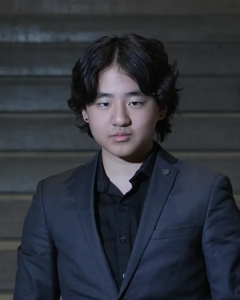 Portrait of Ian Ryu.