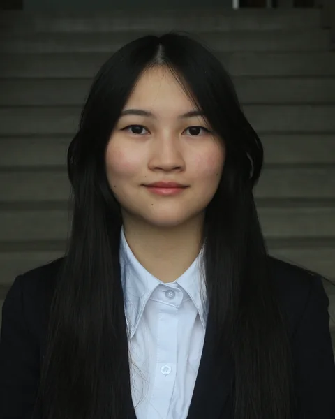 Portrait of Jessica Zhang.