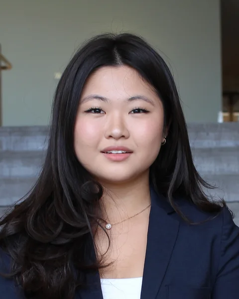 Portrait of Olivia Jin.